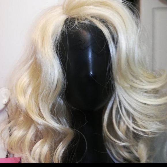 lace front side handtied part Other - Platum blonde 16 inch new synthetic wig!